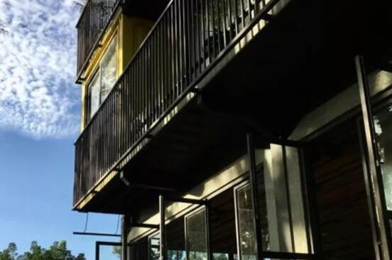 濟(jì)南大小門牙景區(qū)住人集裝箱房度假酒店 濟(jì)南大小門牙景區(qū)住人集裝箱房度假酒店